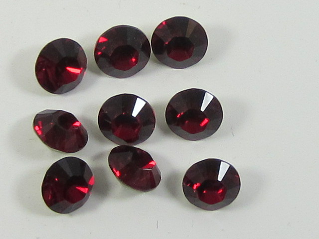 ss39 (8.164-8.412mm) 12Pcs. SIAM POINTED BACK European Rhinestones